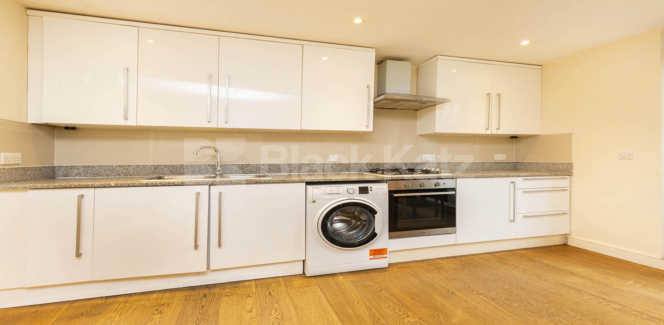 Modern two double bedrrom flat in a private gated development close to shops. Hornsey High Street, Hornsey